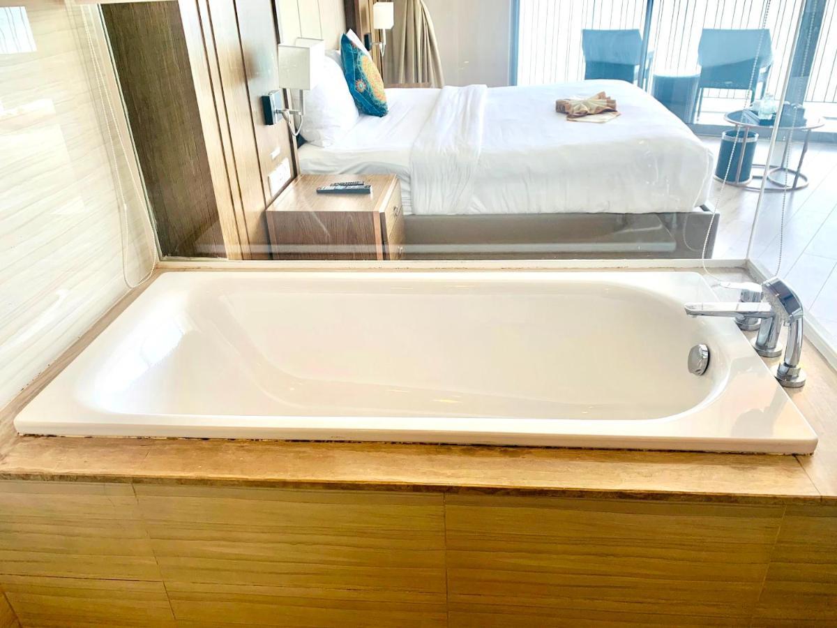 Rollton Ocean View Apartment Nha Trang Bagian luar foto