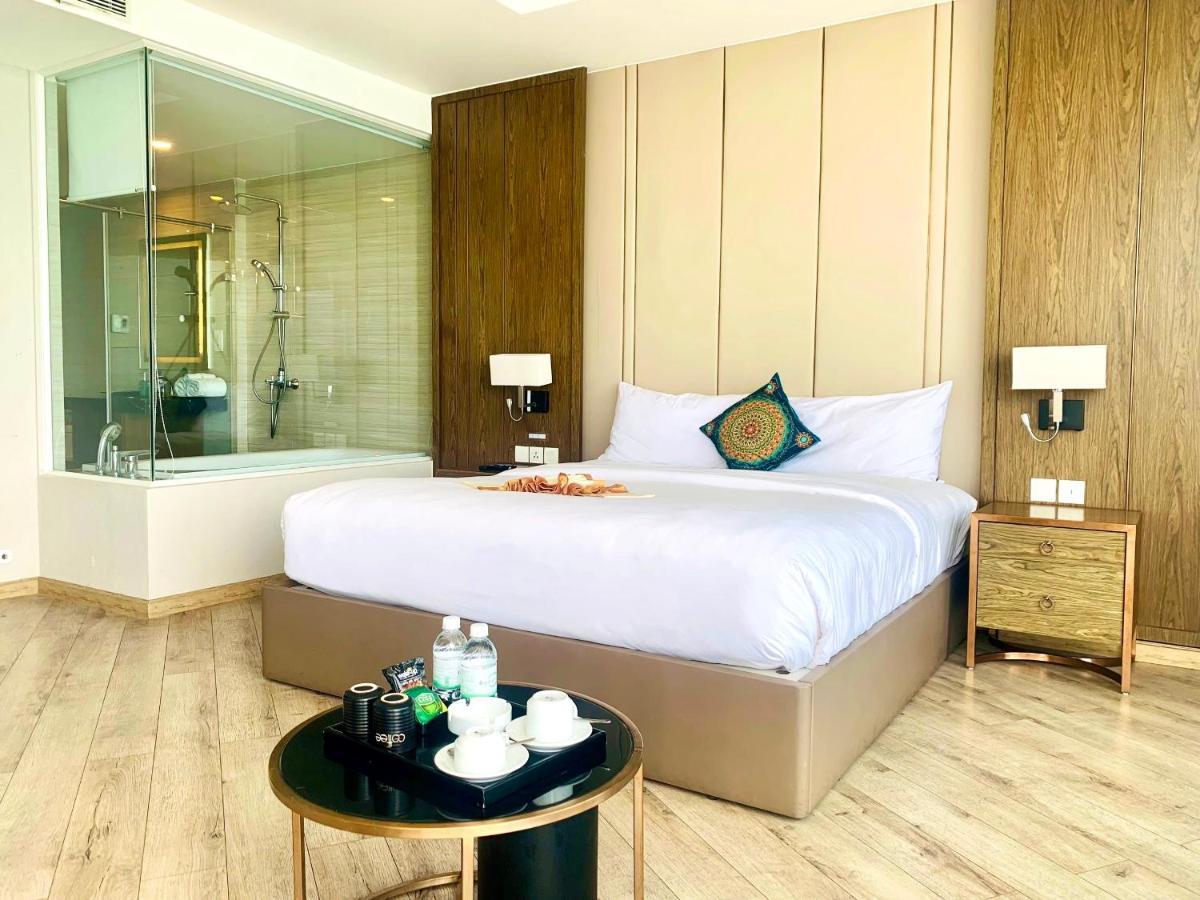 Rollton Ocean View Apartment Nha Trang Bagian luar foto