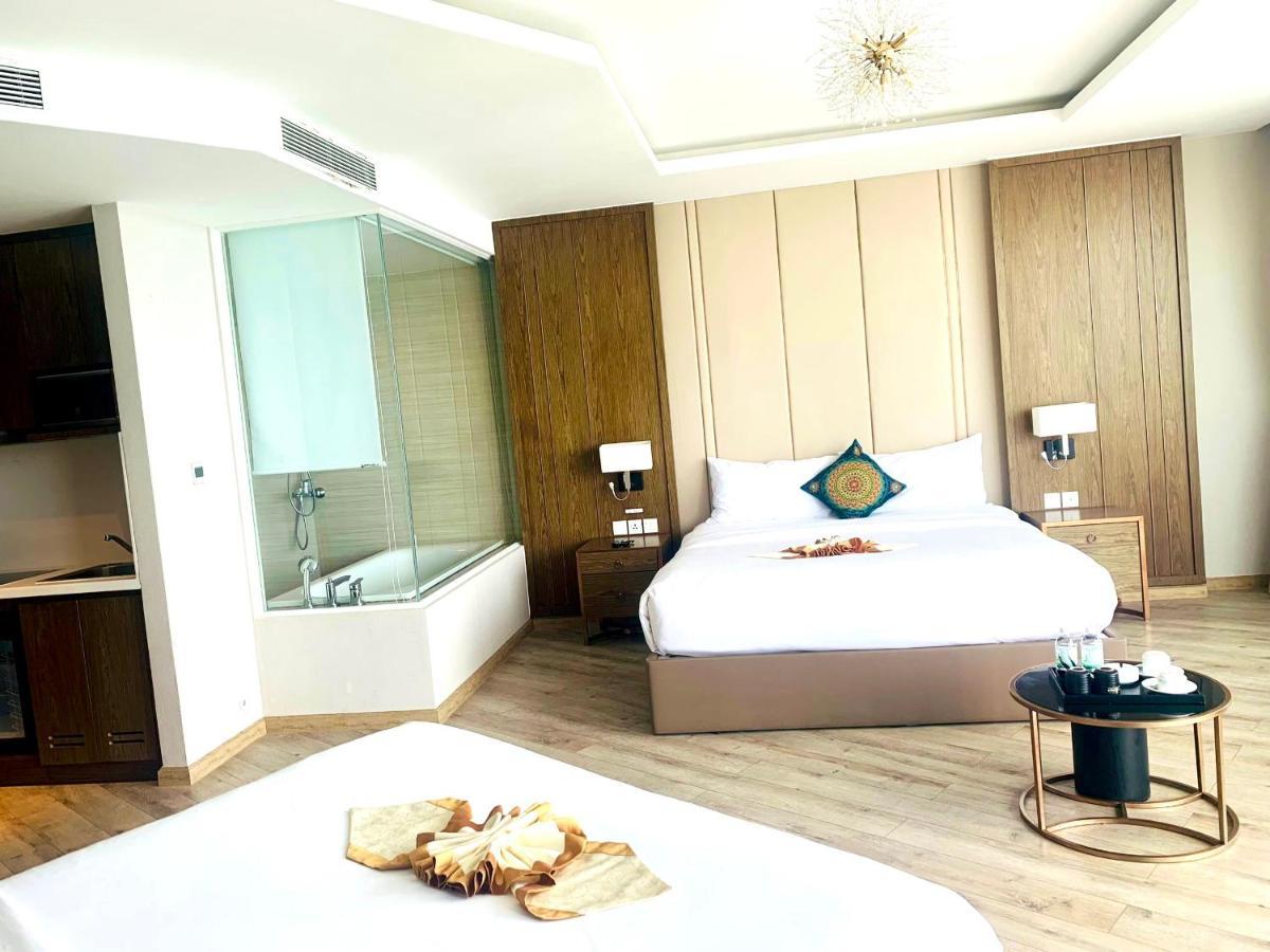 Rollton Ocean View Apartment Nha Trang Bagian luar foto