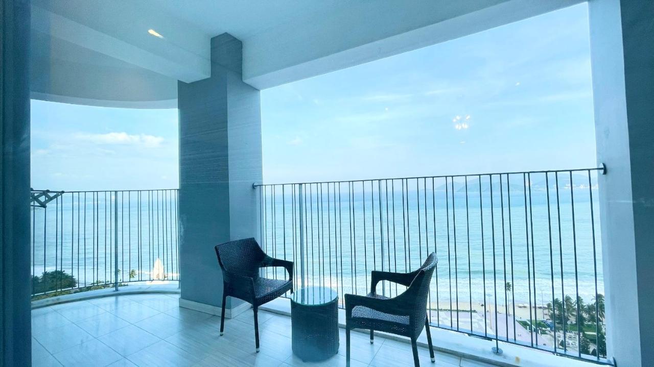 Rollton Ocean View Apartment Nha Trang Bagian luar foto